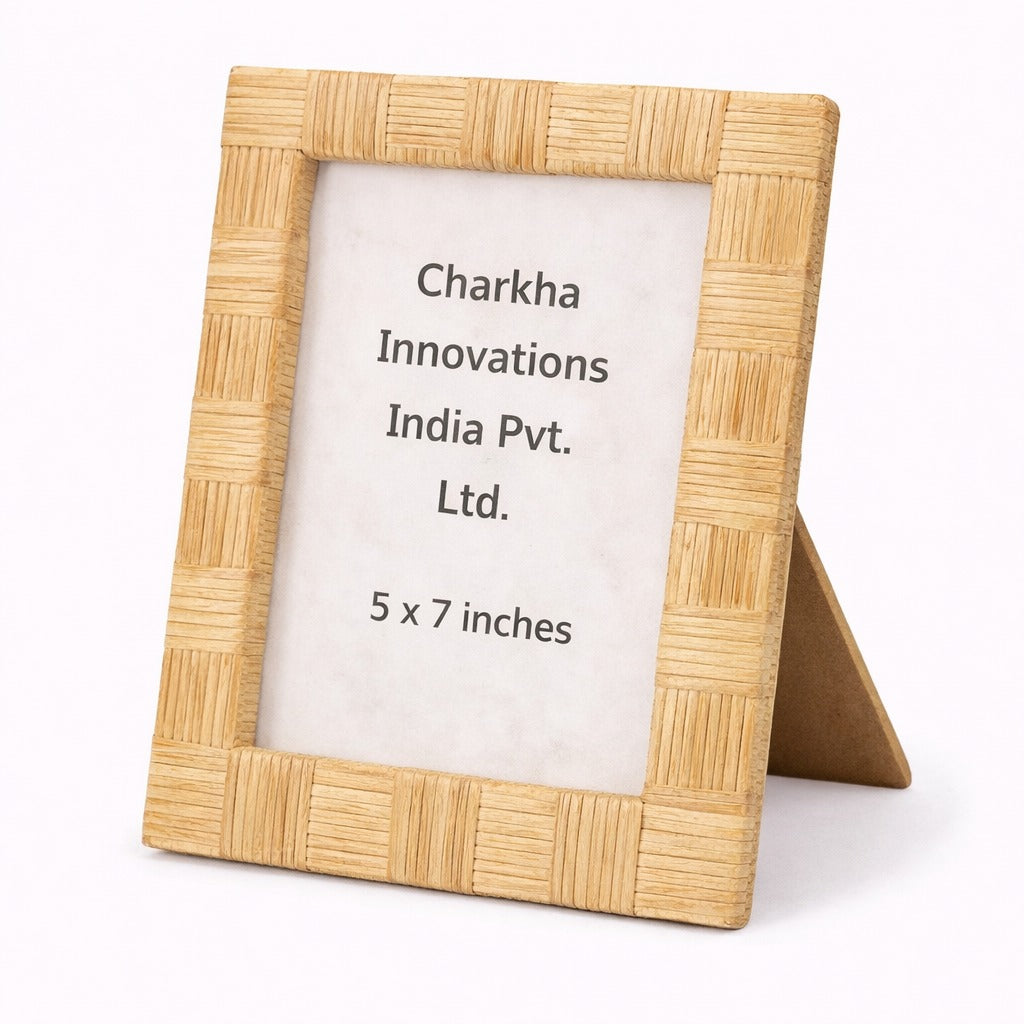 Premium Handwoven Rattan Photo Frame – 5x7 Inch